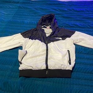 north face windbreaker
